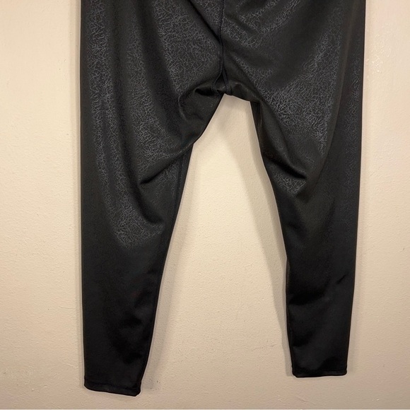 XL EBB AND FLOW LEGGINGS BLACK STRETCH CROPPED ATHLETIC ACTIVEWEAR GOTH SHIMMER - Picture 3 of 10